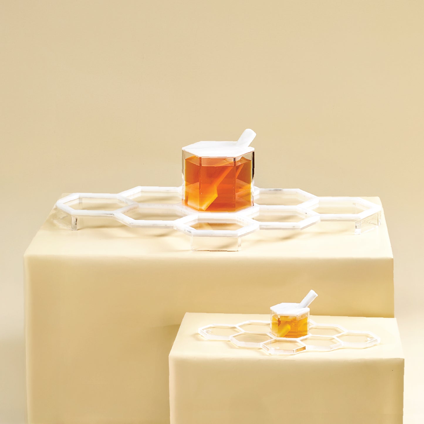Honeycomb Personal Simanim Trays- White Marble Lucite- Set of 4